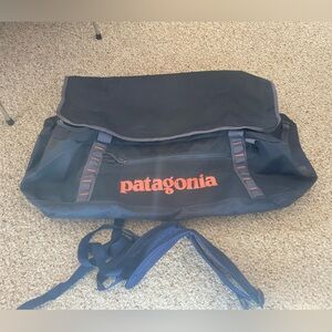 70l Patagonia black hole duffel